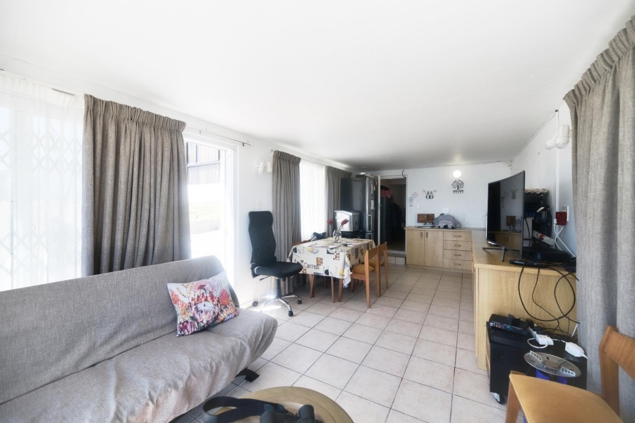 5 Bedroom Property for Sale in De Kelders Western Cape